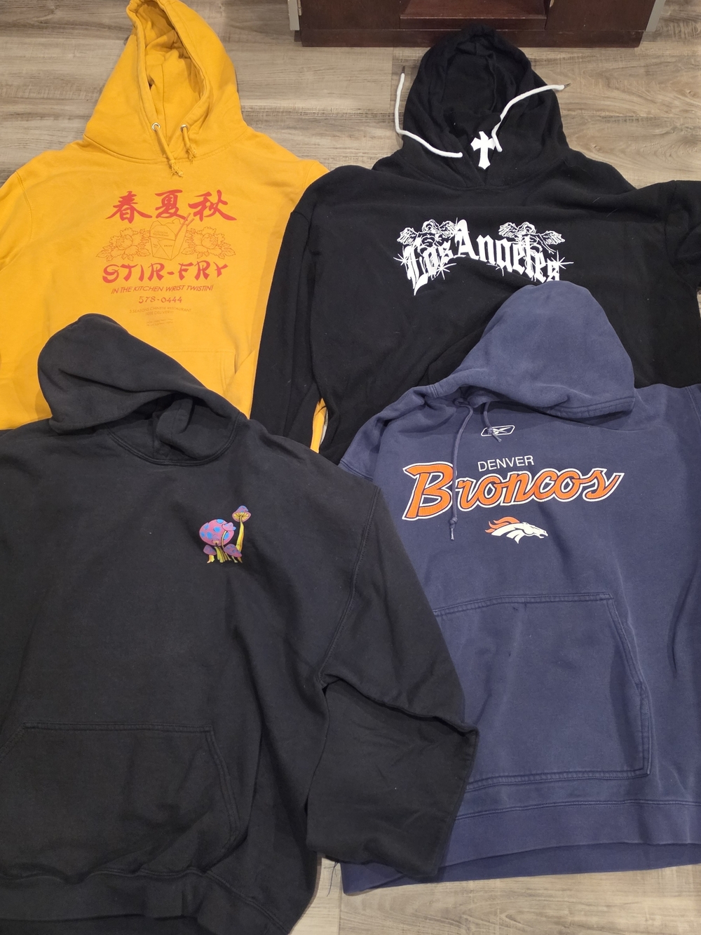 Lot of 4, Mens L-XL hoodies